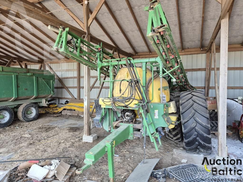 John Deere 732 Vučene prskalice