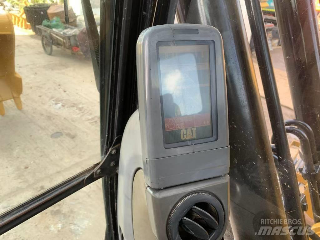 CAT 320D Bageri guseničari