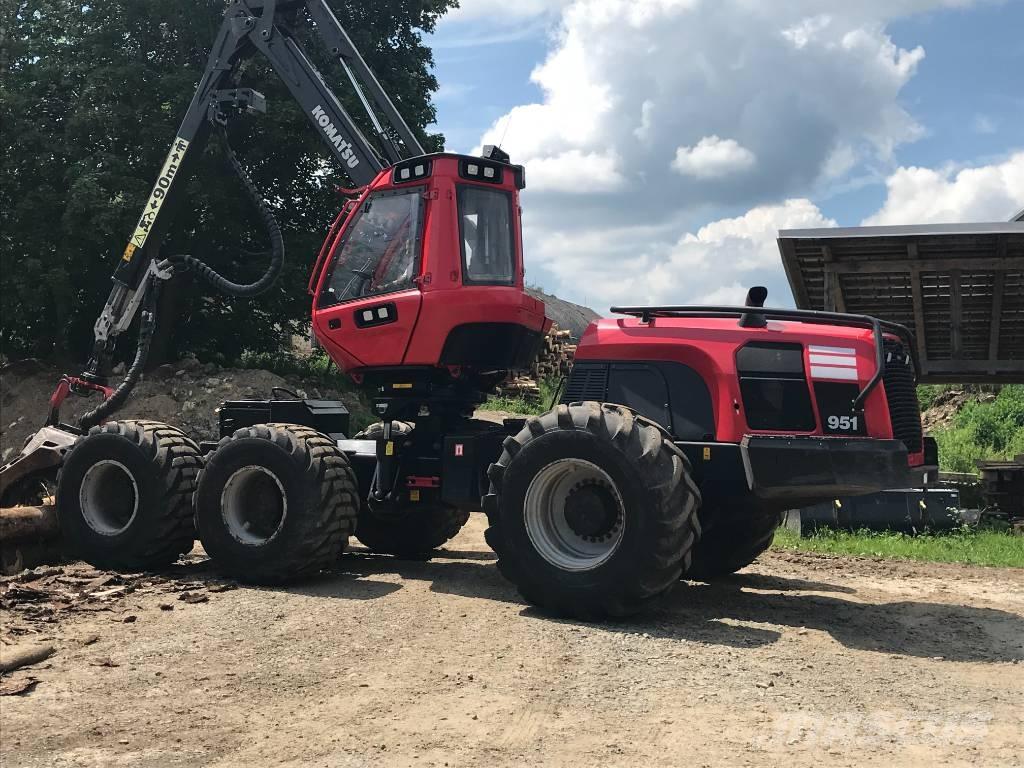 Komatsu 951 Harversteri