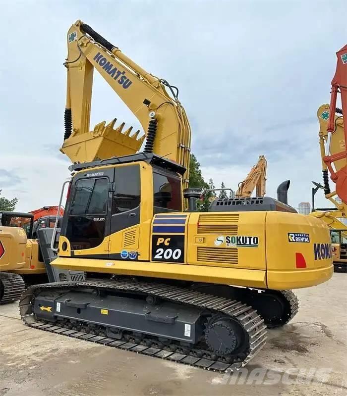 Komatsu PC200-8 Bageri guseničari