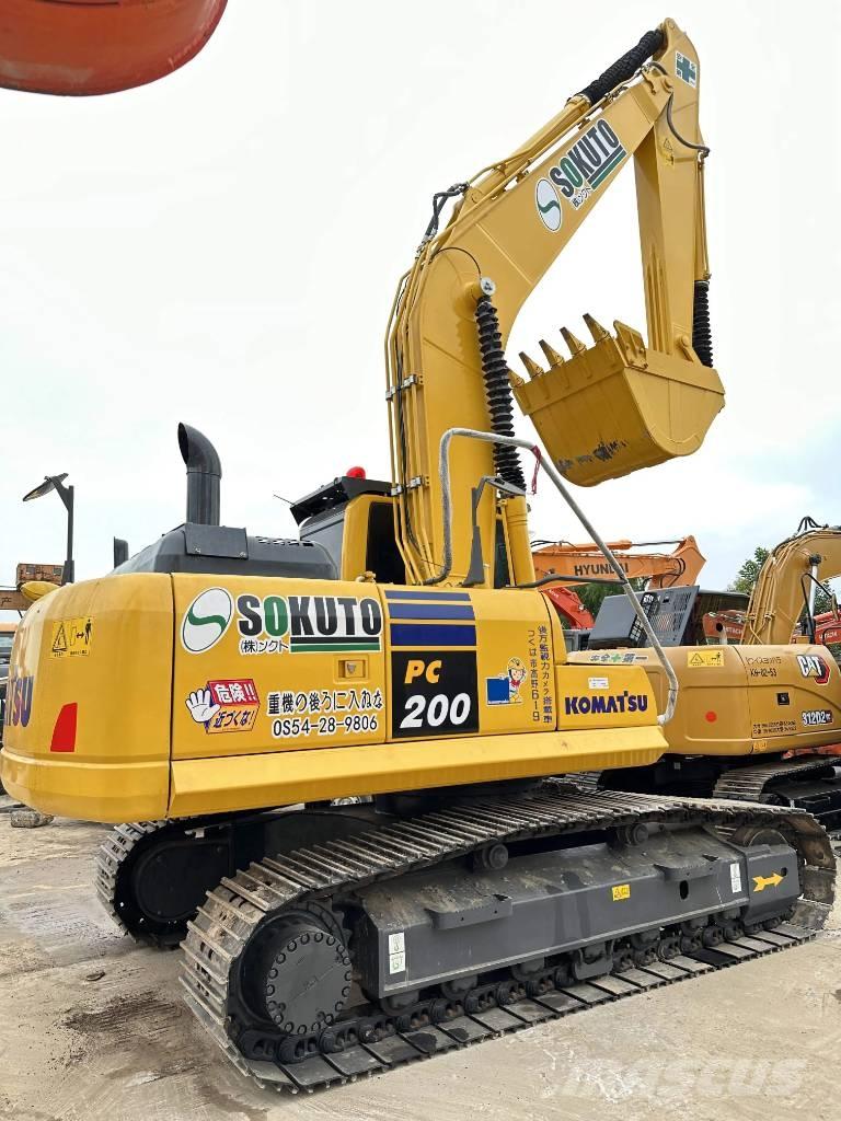 Komatsu PC200-8 Bageri guseničari