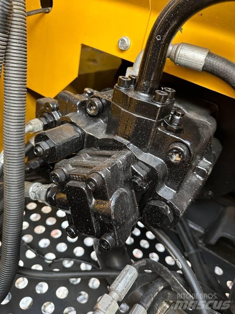 XCMG XE 85 DA Midi bageri 7t – 12t