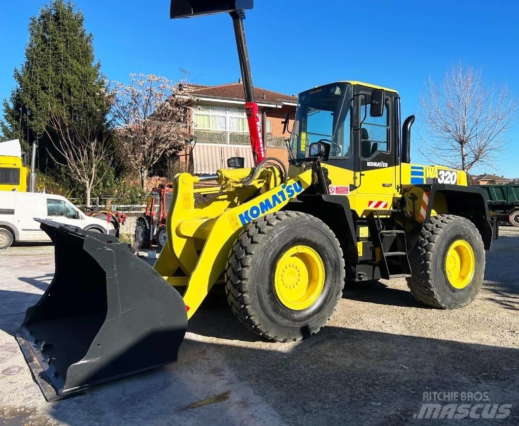 Komatsu WA 320 Utovarivači na točkove