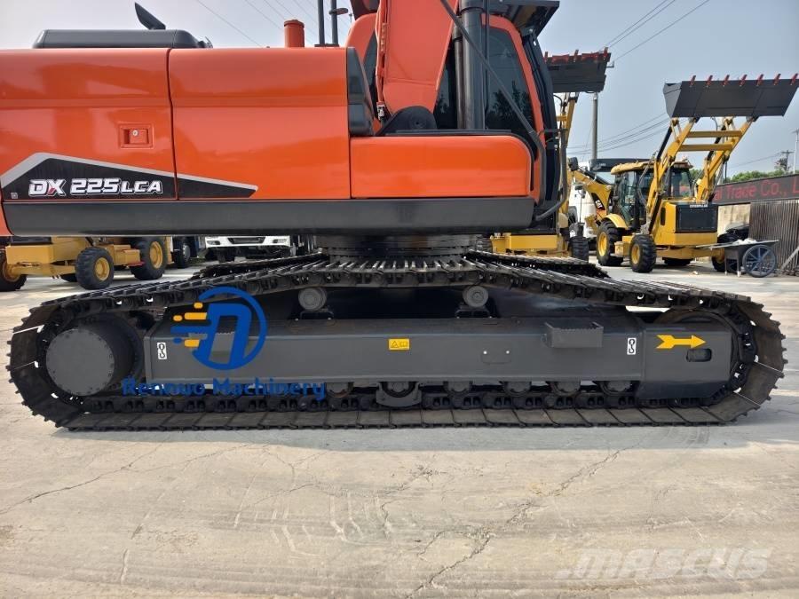 Doosan DX 225 LCA Bageri guseničari
