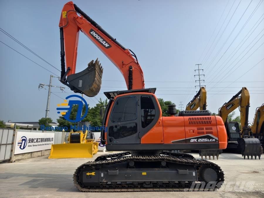 Doosan DX 225 LCA Bageri guseničari