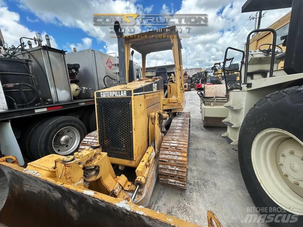 CAT D 3 C III Buldožeri guseničari