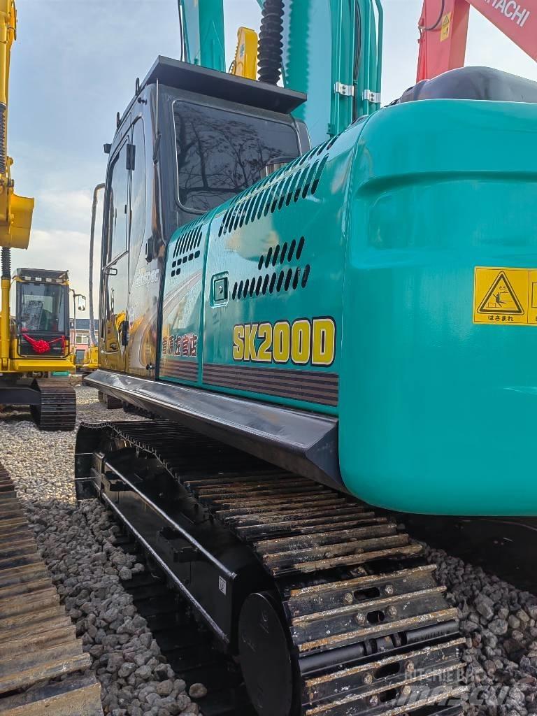 Kobelco SK 200D Midi bageri 7t – 12t