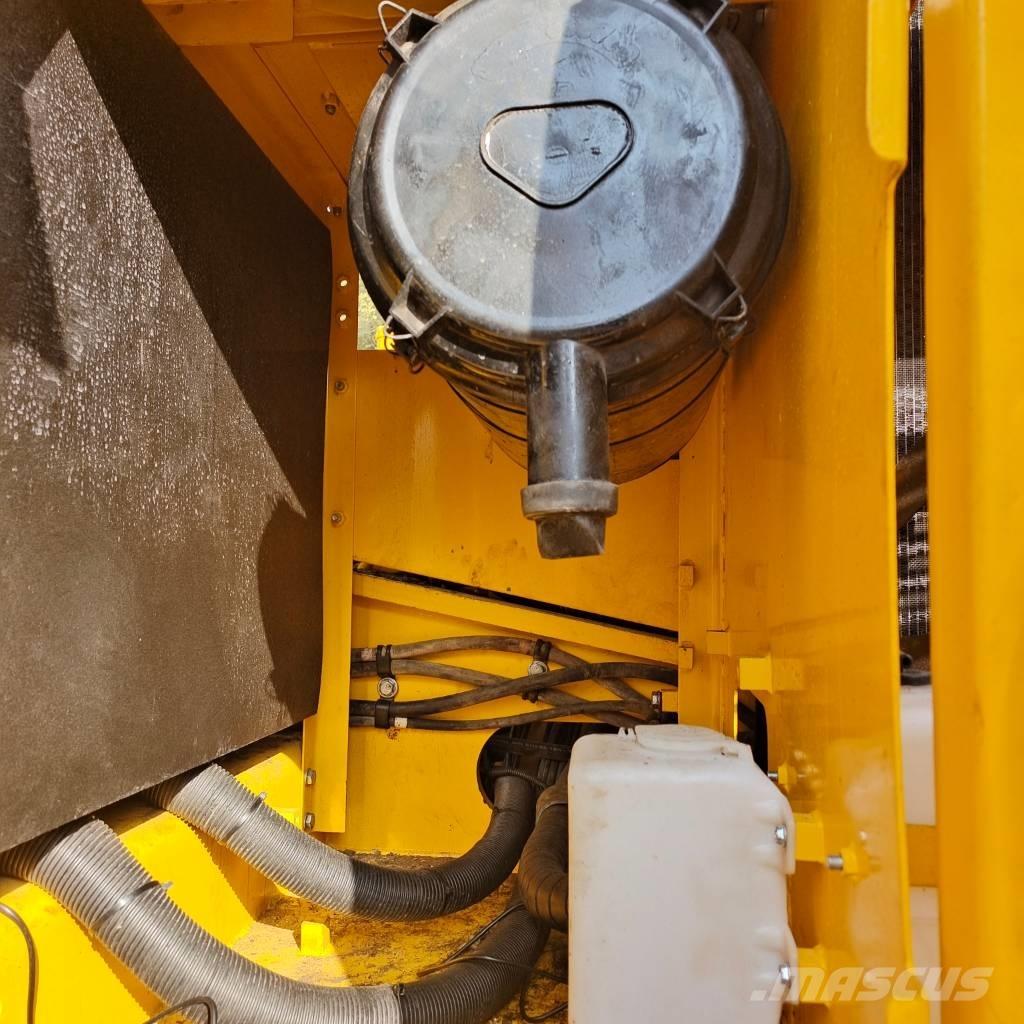 Komatsu PC 200-8 Bageri guseničari