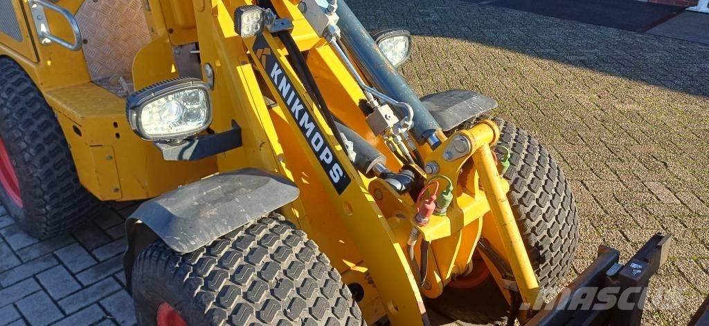 Knikmops KM 130 Mini utovarivači