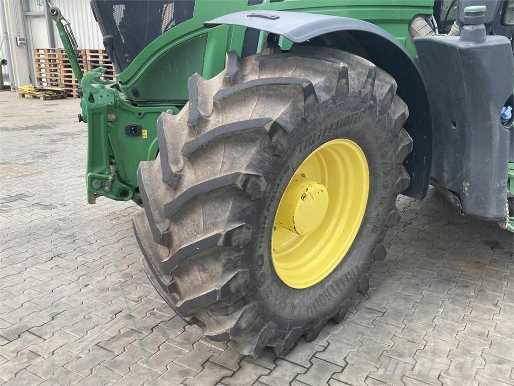 John Deere 6250R Traktori