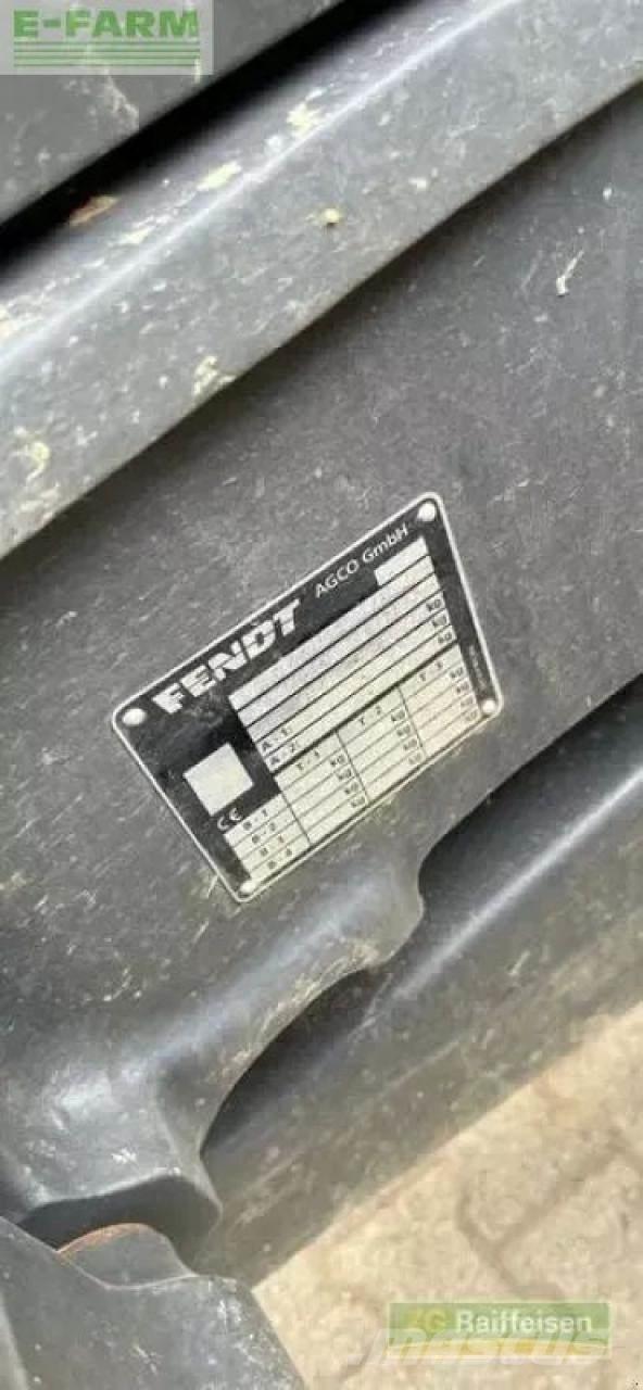 Fendt 724 vario Traktori