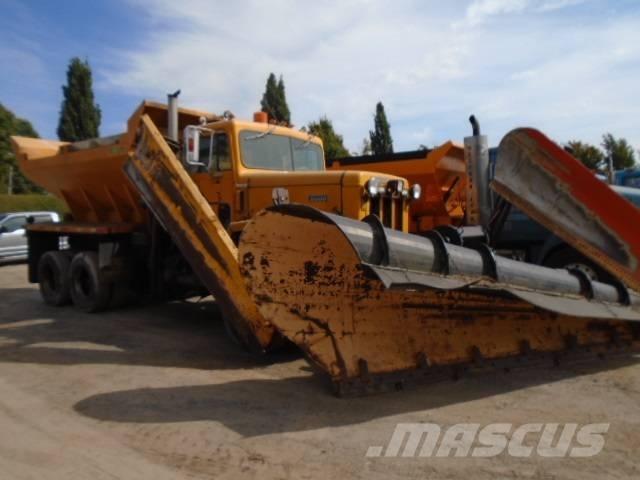 International 5070 Snežne daske i plugovi