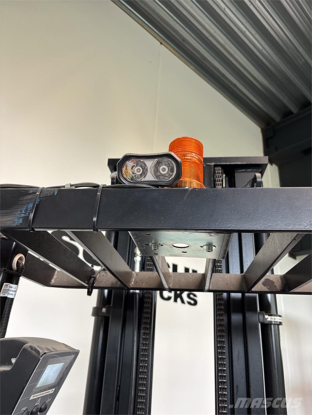 Mitsubishi SBR16N Samopogonski ručni viljuškari