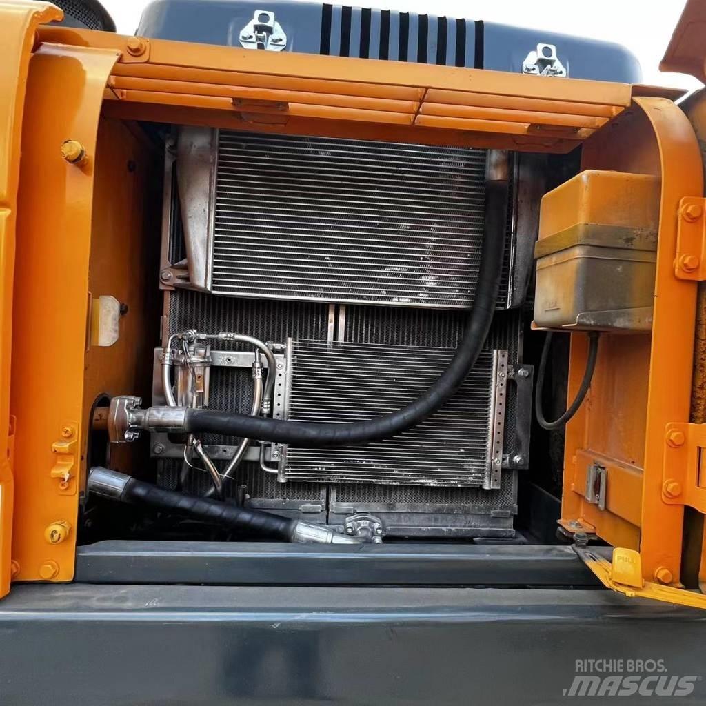 Hyundai R220-9S Bageri guseničari