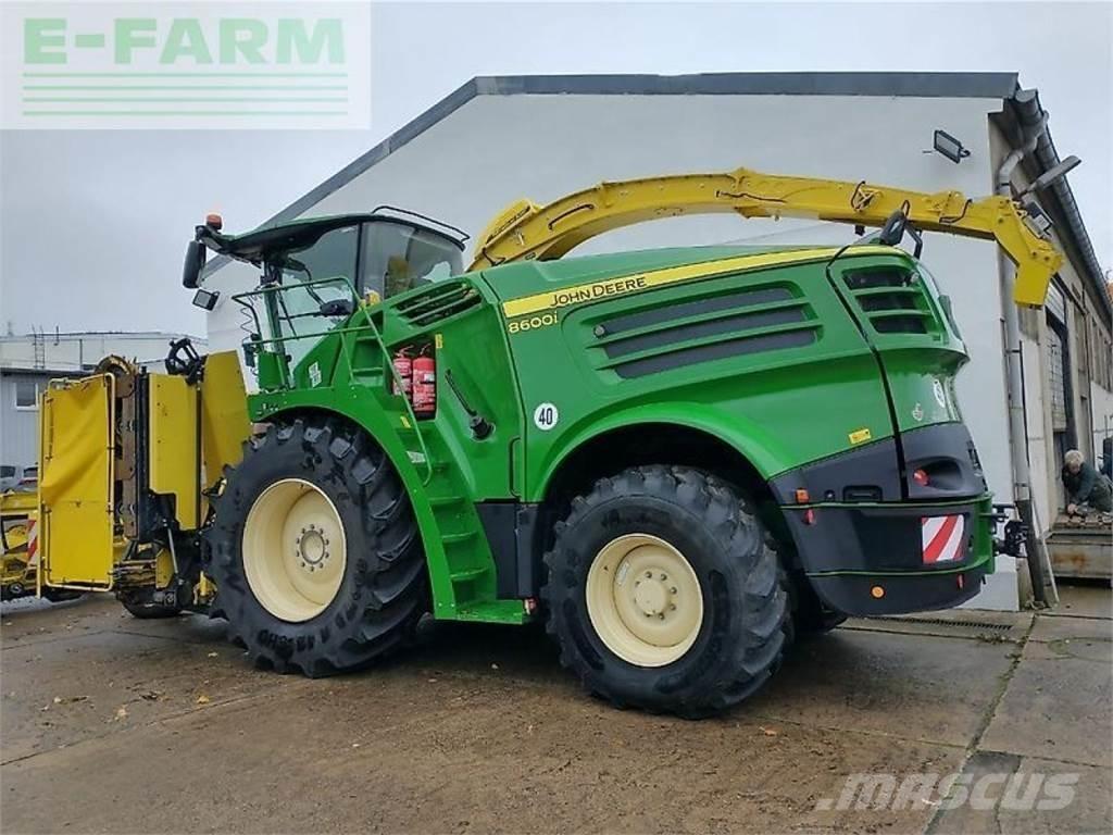 John Deere 8600 Mašine za stočnu hranu sa sopstvenim pogonom