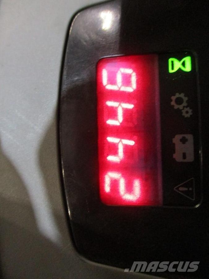 Toyota LPE250 Nisko podizni električni viljuškar sa stajalištom