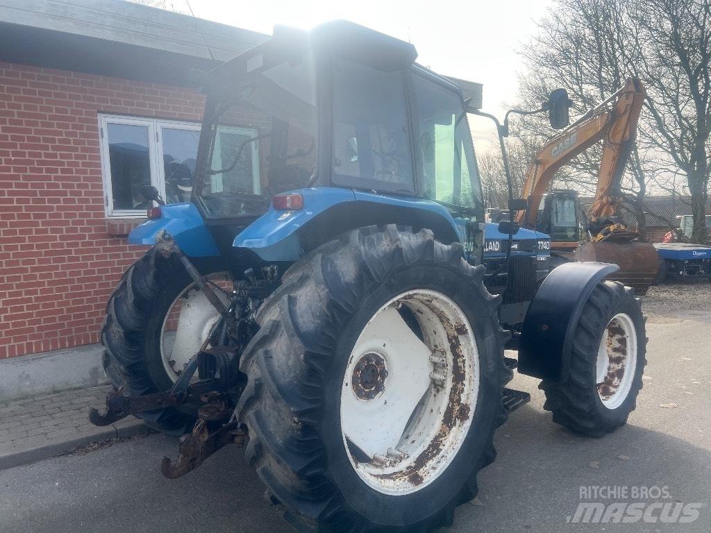 New Holland 7740 Traktori
