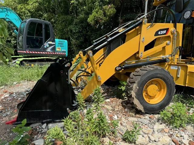 CAT 420 F Rovokopači