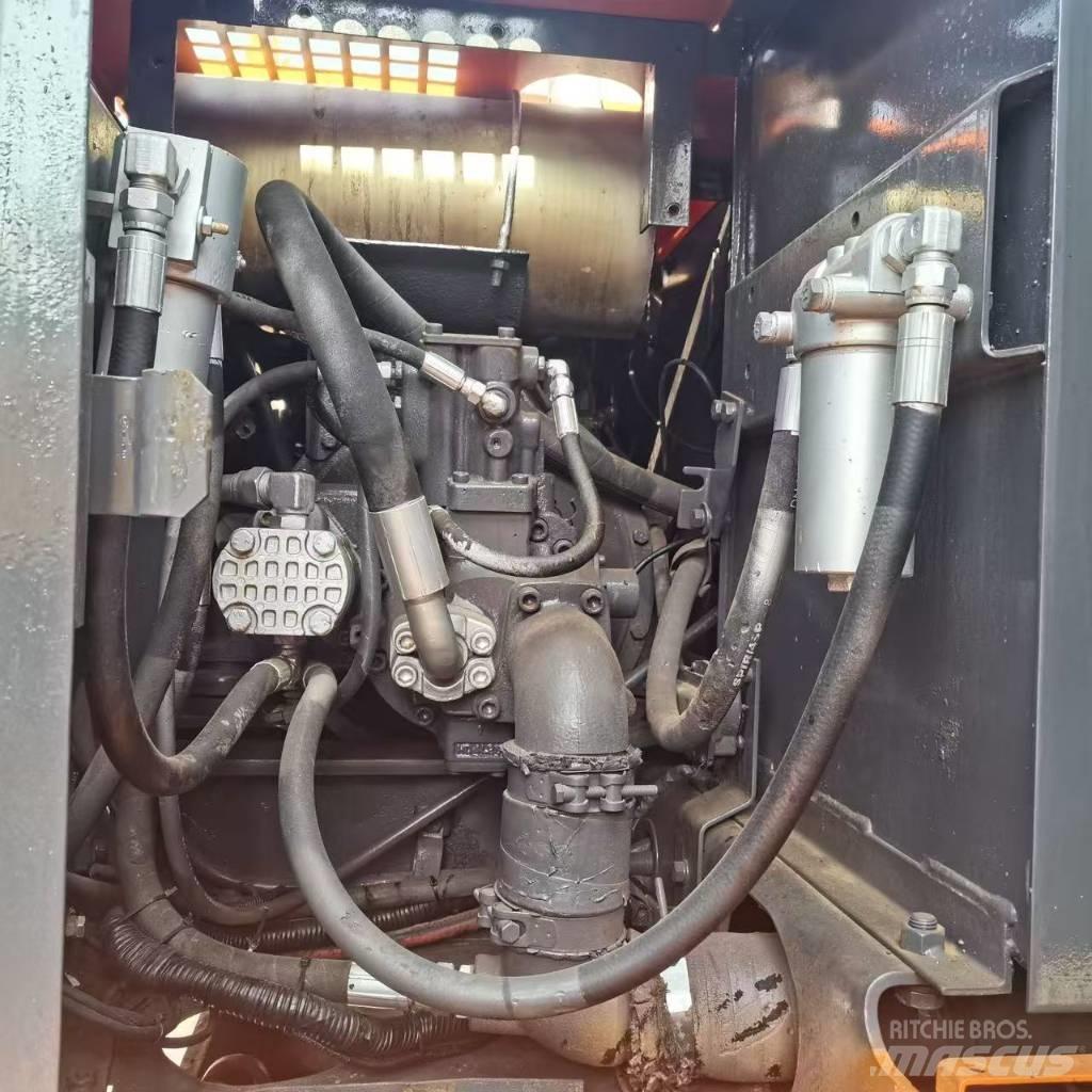 Hitachi EX 100 W D Bageri točkaši