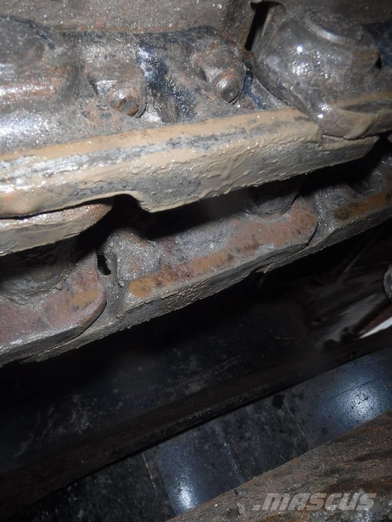 Hitachi ZX 135 US-6 Bageri guseničari