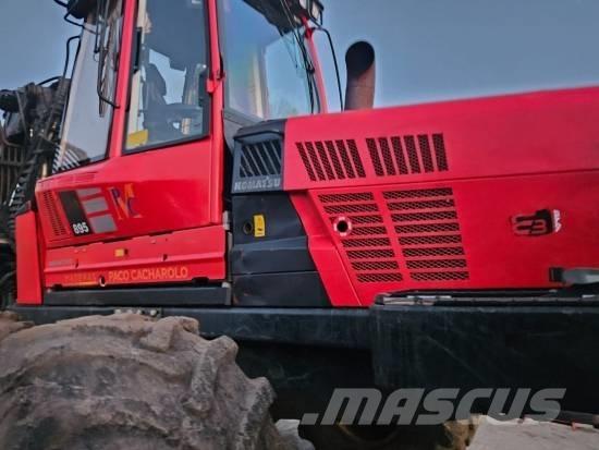 Komatsu 895 Forvarderi