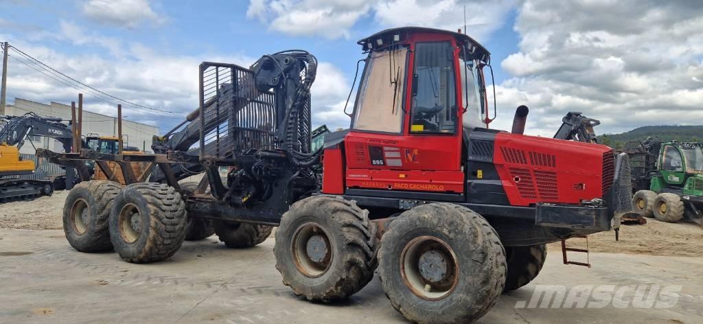 Komatsu 895 Forvarderi