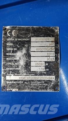 Komatsu 895 Forvarderi