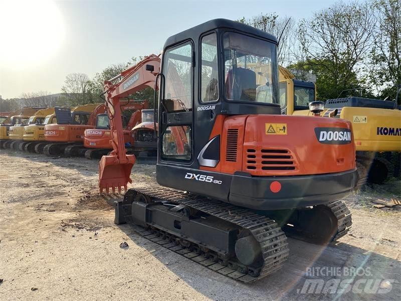 Doosan DX 55 Bageri točkaši