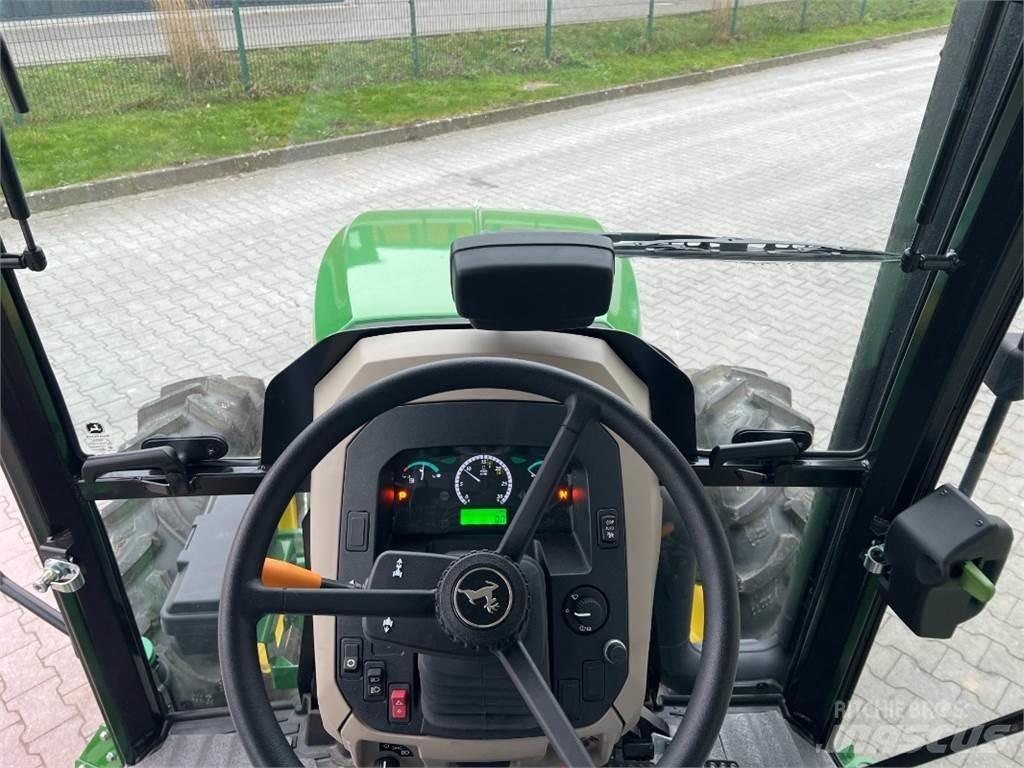 John Deere 5058 E Traktori