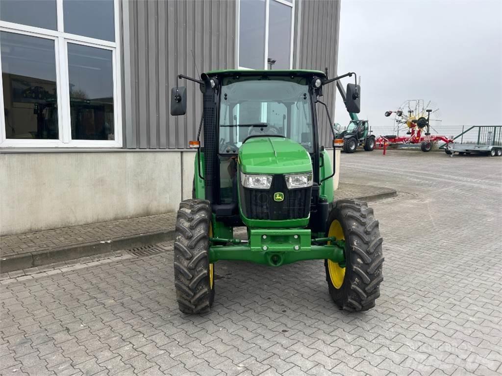 John Deere 5058 E Traktori