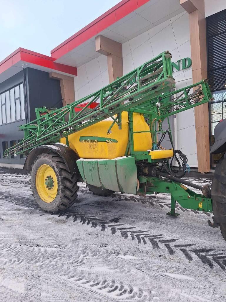 John Deere 740 Vučene prskalice