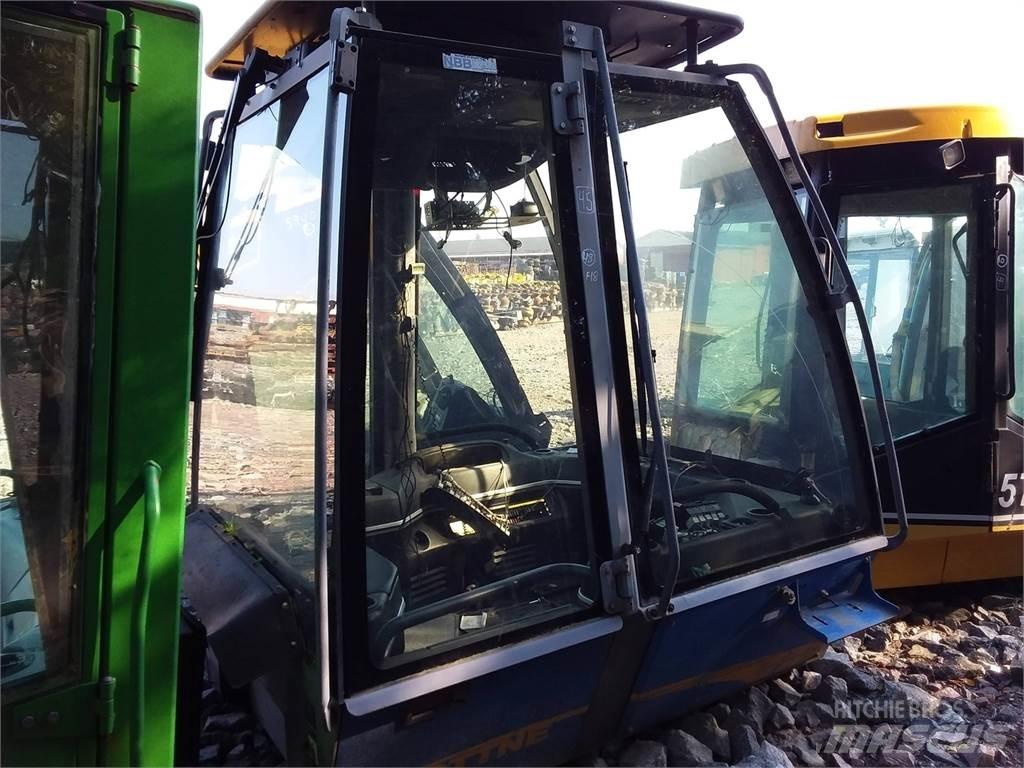Rottne F18 Kabine i unutrašnjost