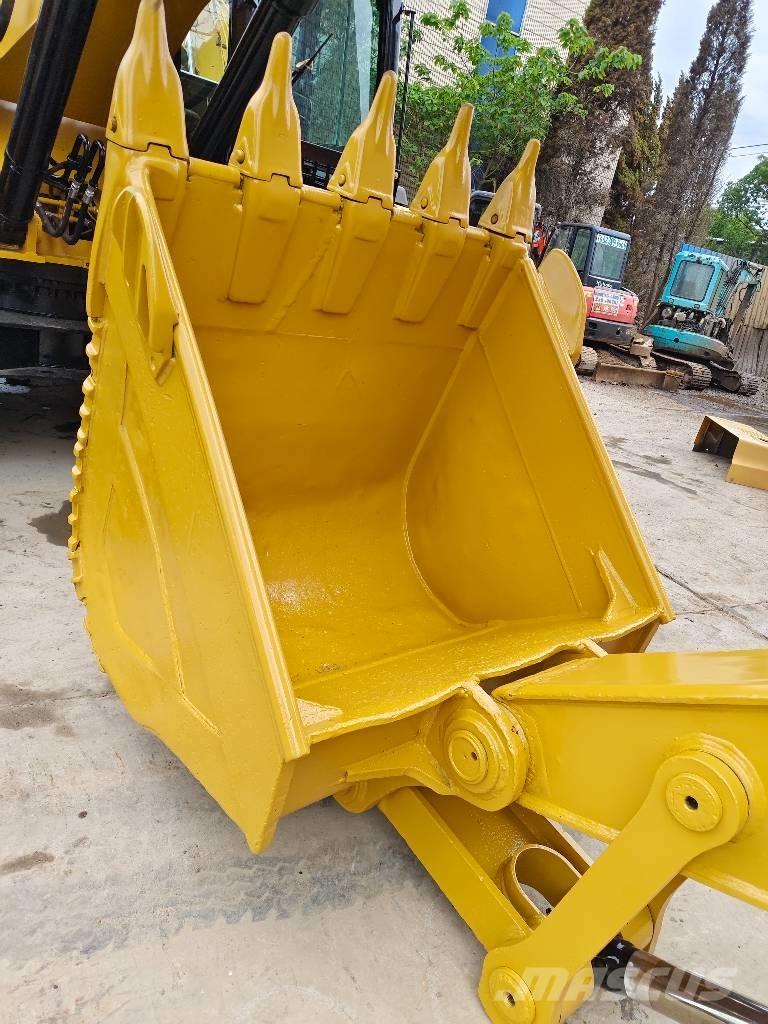 CAT 330D2L Bageri guseničari