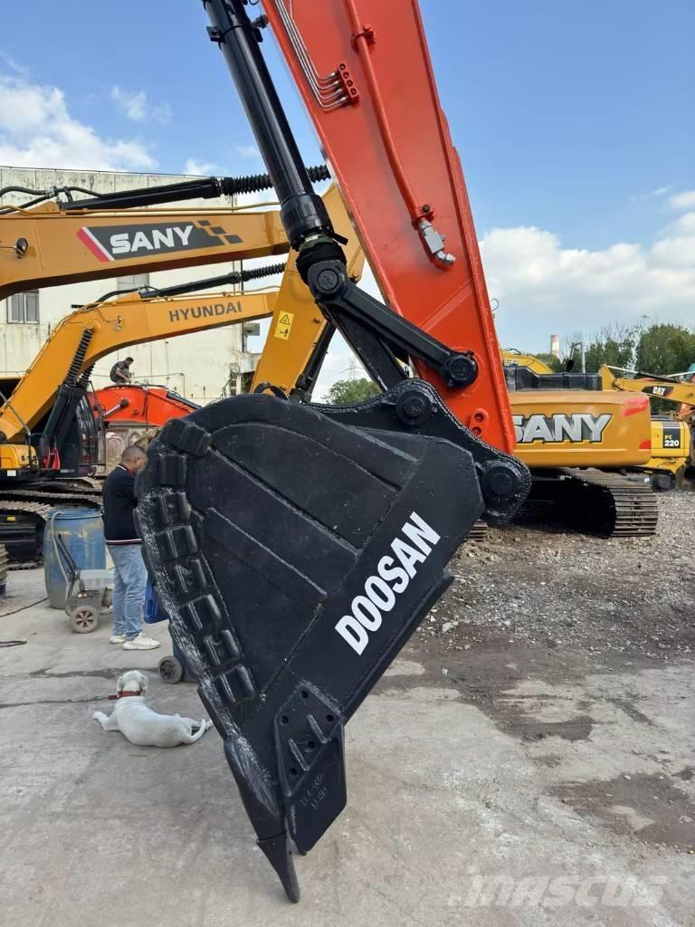 Doosan DX300 Bageri guseničari