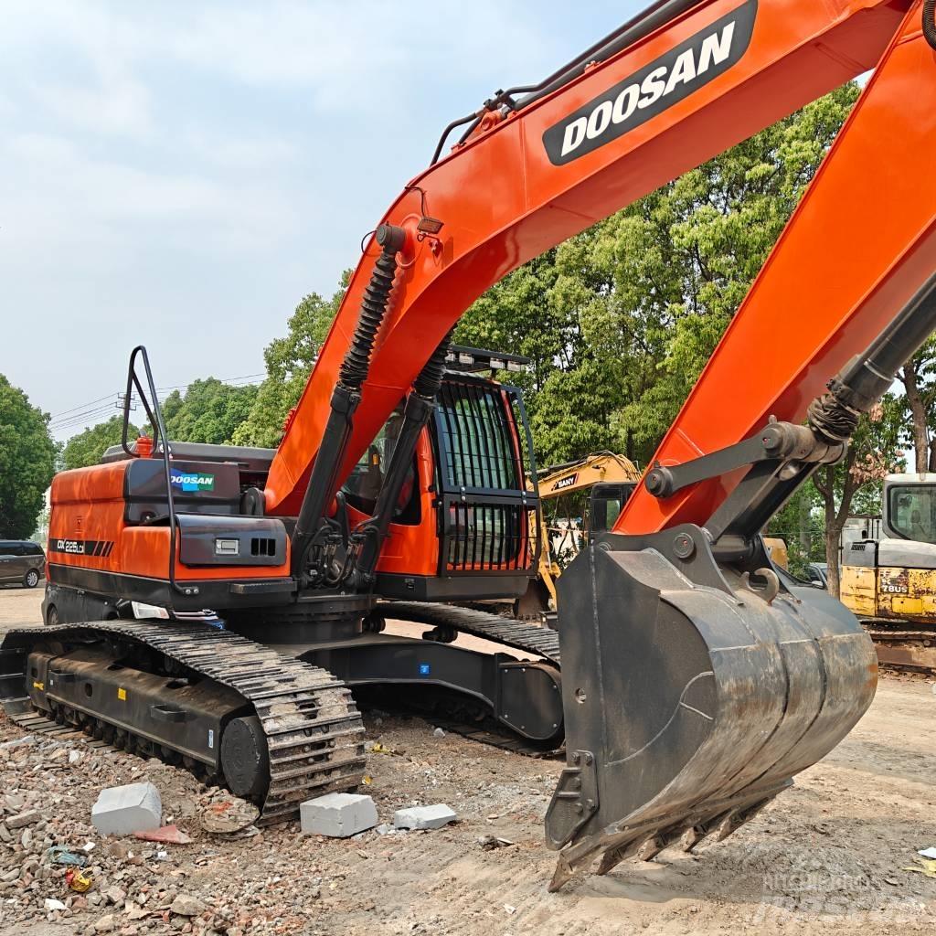 Doosan DX225-9C Bageri guseničari