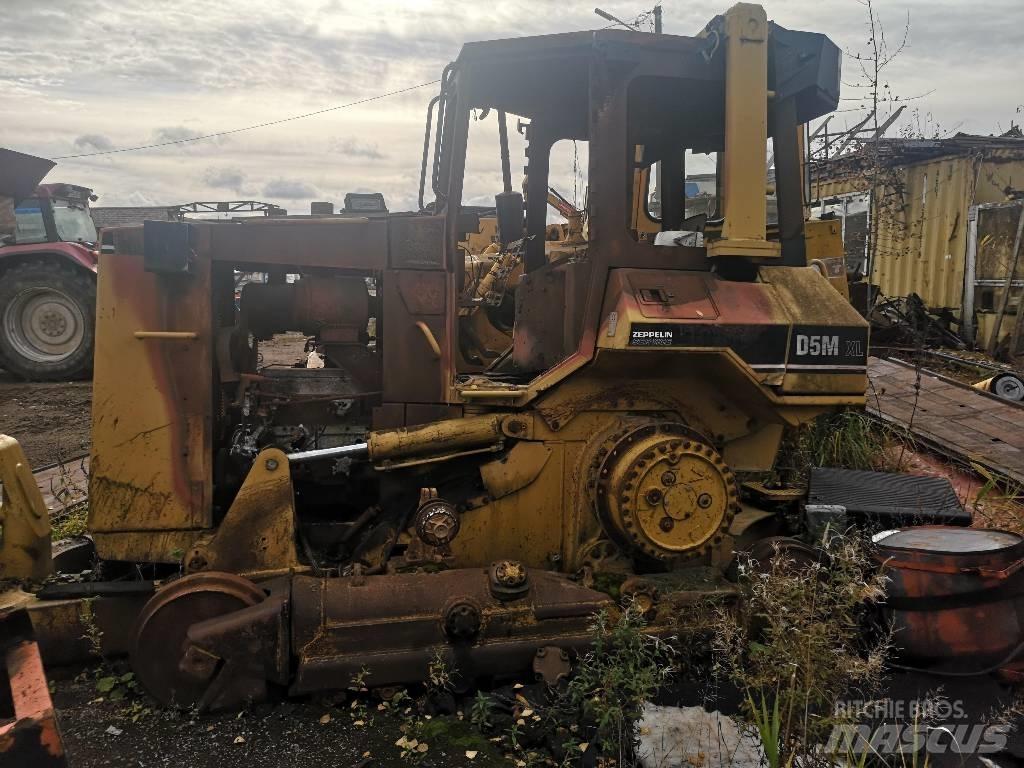 CAT D 5 M XL Buldožeri guseničari