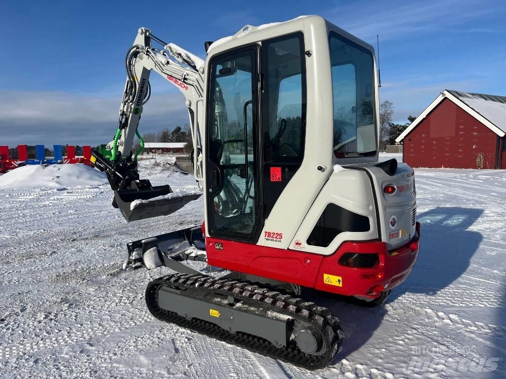 Takeuchi TB225 Mini bageri < 7t