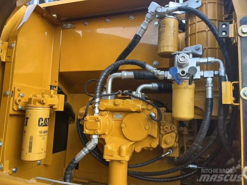 CAT 320 Bageri guseničari