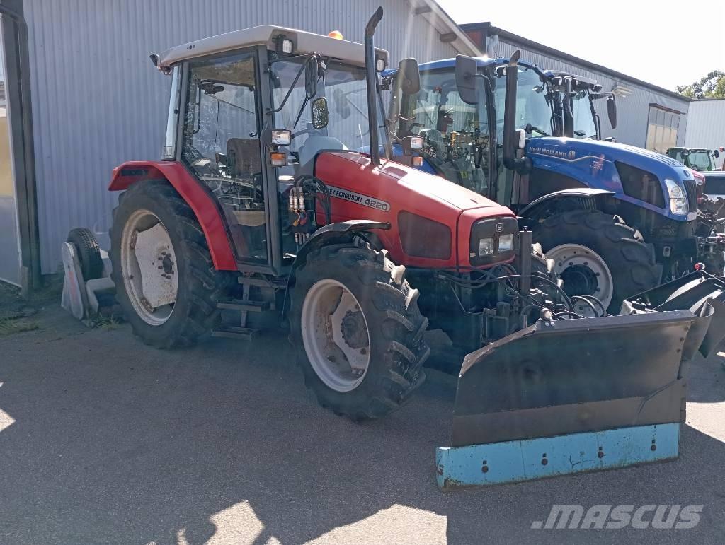 Massey Ferguson 4220 Traktori