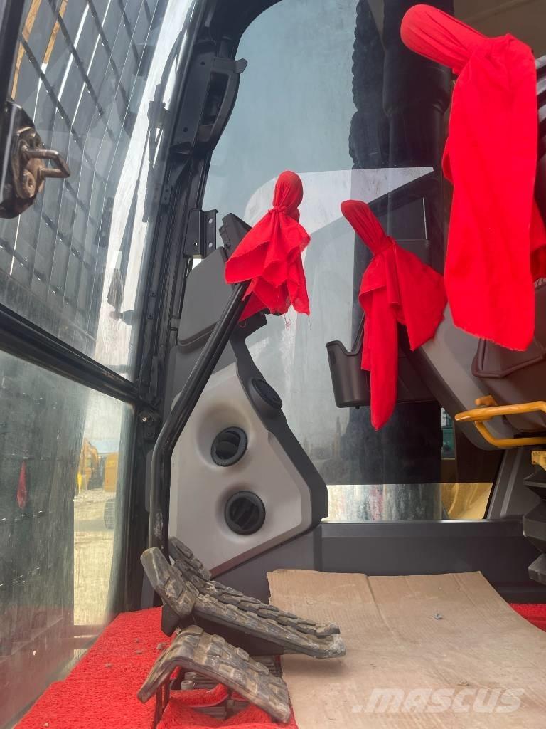 CAT 323GC Bageri guseničari