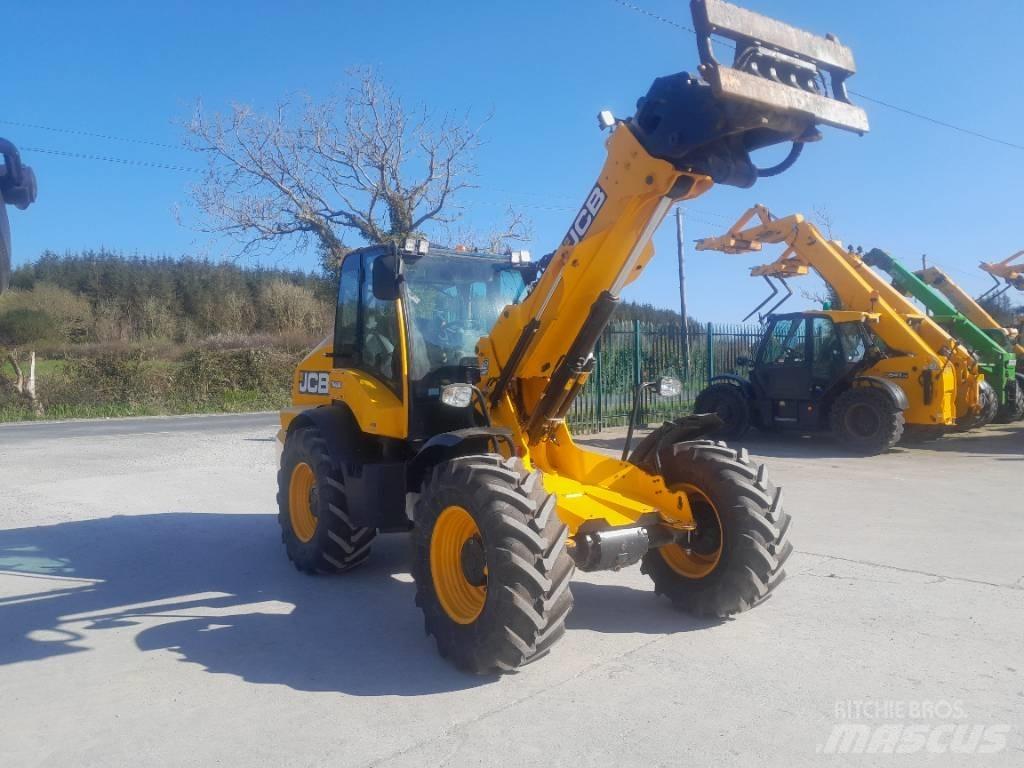 JCB TM 320 S Poljoprivredni teleskopski utovarivači