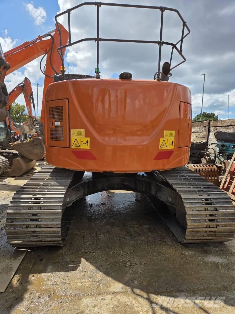 Hitachi ZX225US-6 Bageri guseničari