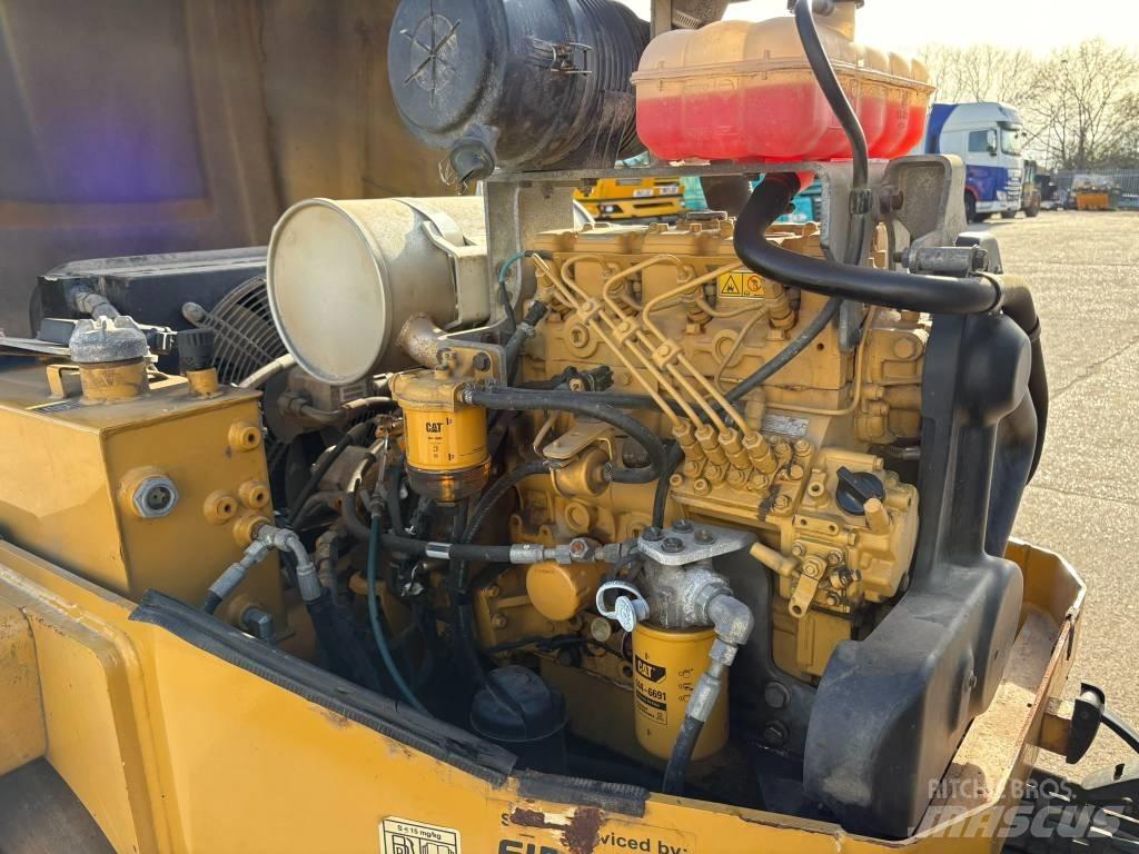 CAT CB 34 B Valjci sa duplim bubnjem