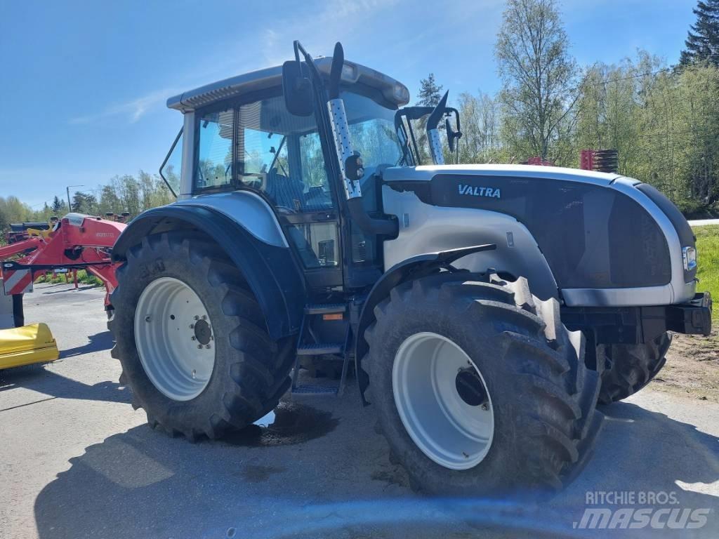 Valtra M 120 E Traktori