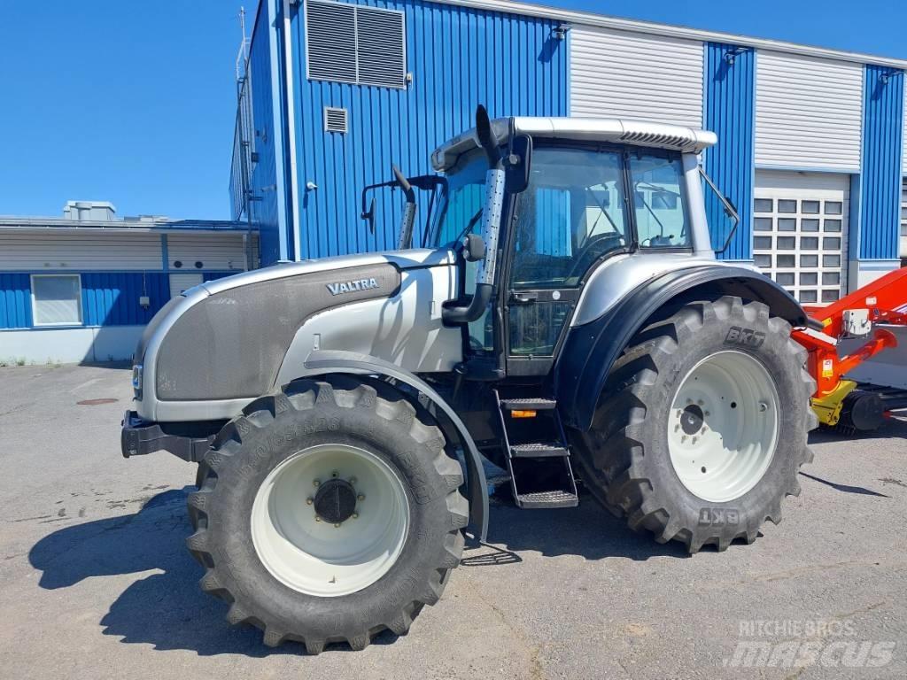 Valtra M 120 E Traktori