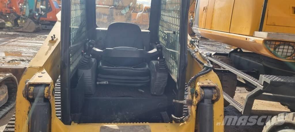 Komatsu CK 35-1 Skid steer mini utovarivači