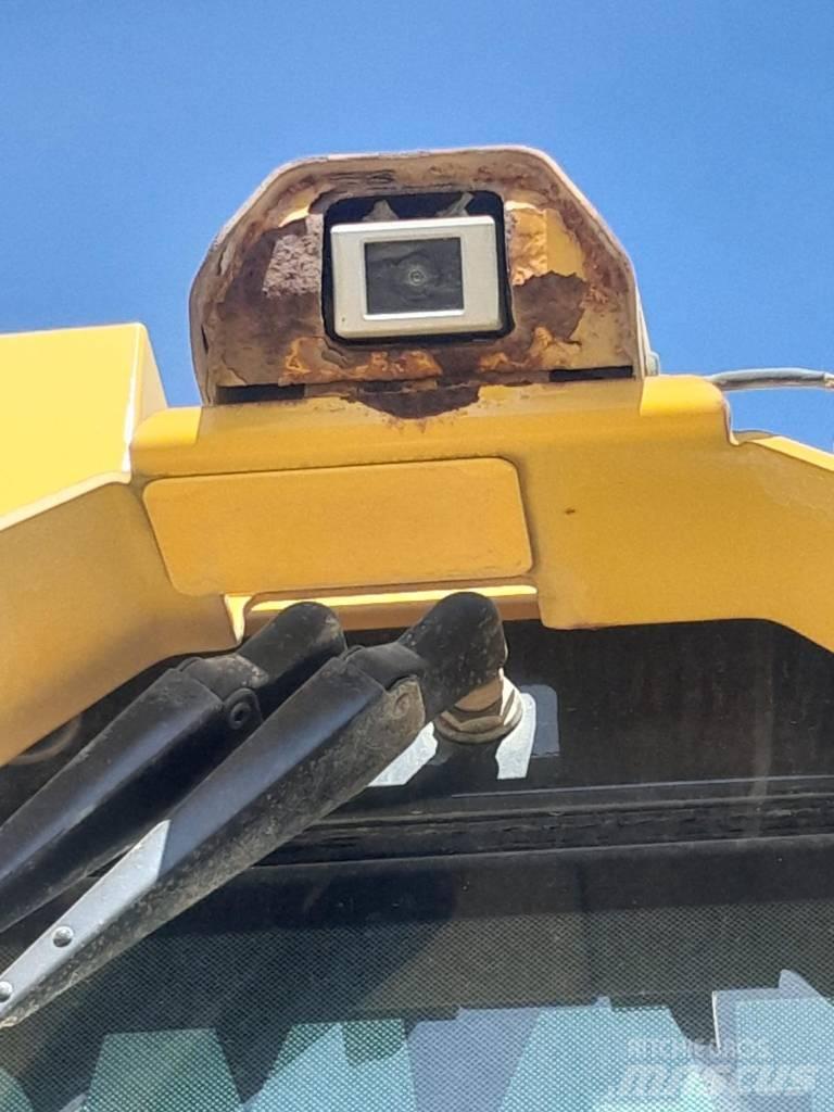 Komatsu D65PX-18 Buldožeri guseničari