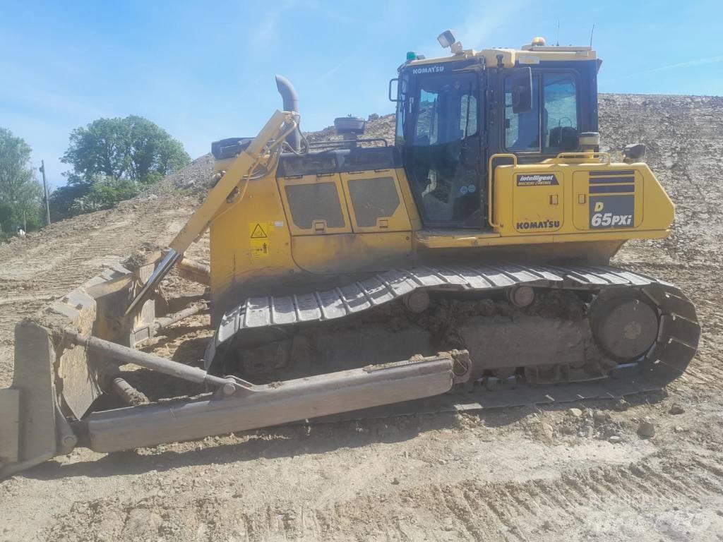 Komatsu D65PX-18 Buldožeri guseničari