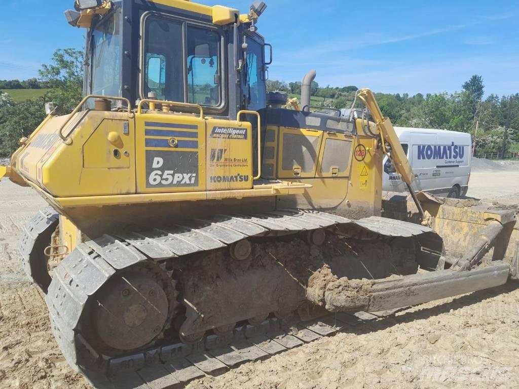 Komatsu D65PX-18 Buldožeri guseničari