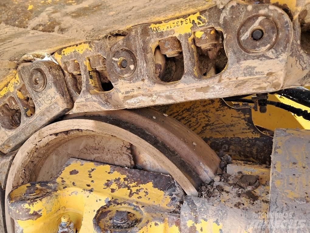 Komatsu D61PXI-24E0 Buldožeri guseničari